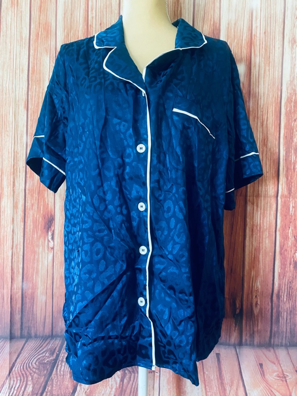 Women’s 2XL Pajama Top Oddi Blue Animal Print Button Down Short Sleeves Silky